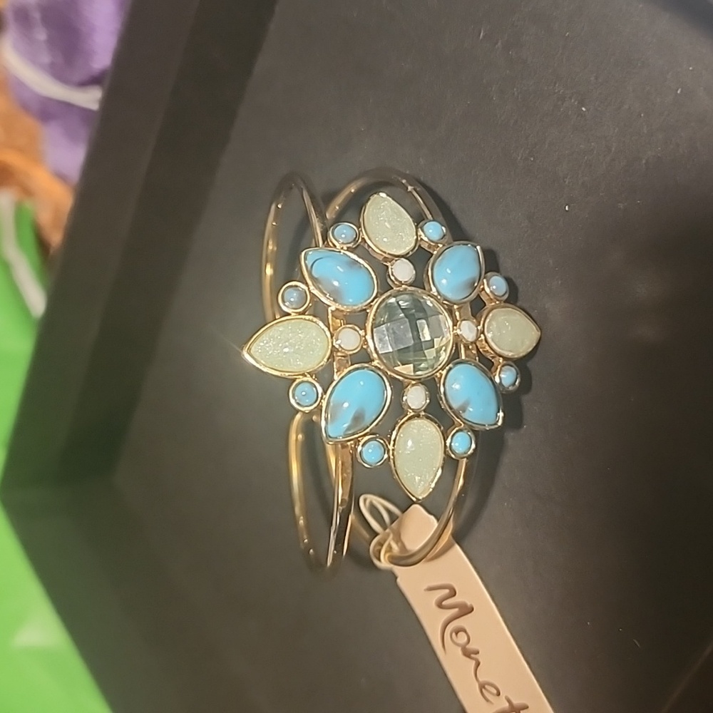 Monet cuff gem bracelet.  Turquiose/Gold.  New..
